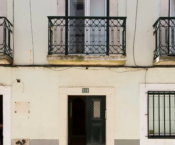 The Lisbonary شقة